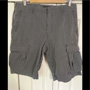 Men’s Banana Republic striped cargo shorts